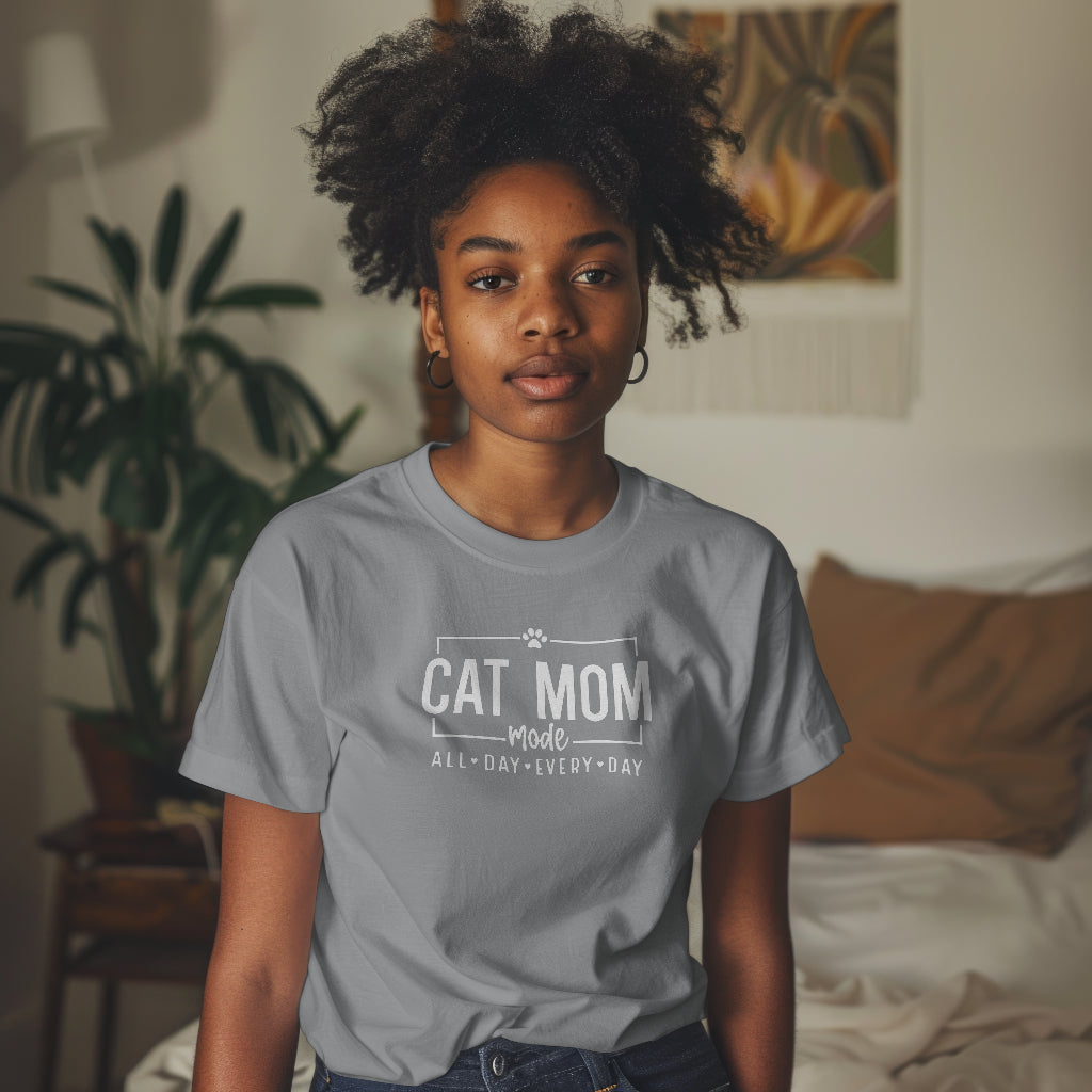 Cat Mom Mode Unisex T-Shirt
